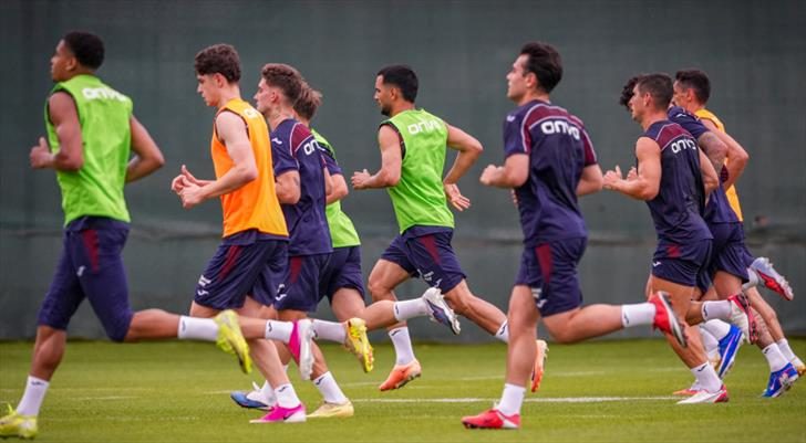 trabzonspor yeni sezon hazirliklarina cift antrenmanla devam etti 2n1CZZvY