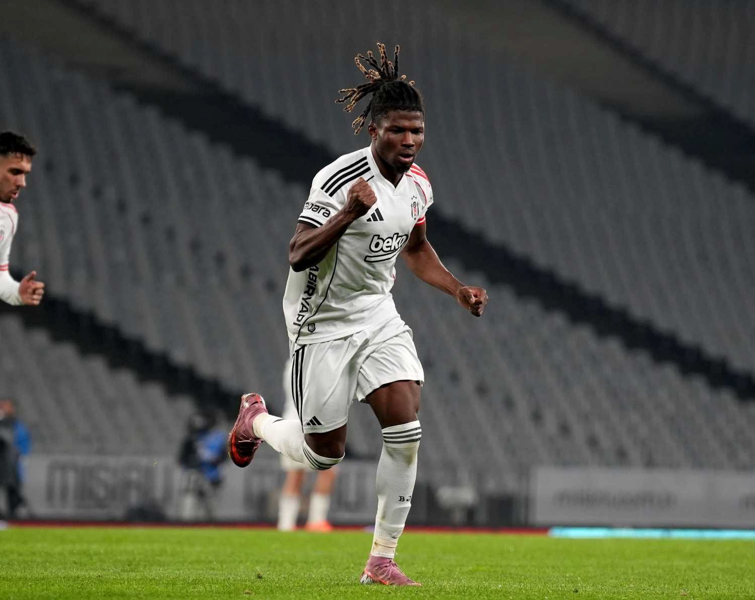 transfer haberi besiktasin eski yildizi fenerbahceye dogru anlasma an meselesi 3 Jnj9aCFd