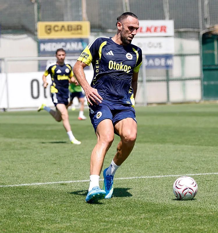 TRANSFER HABERİ: Dünyaca ünlü gazeteci Fenerbahçe'nin yeni golcüsünü açıkladı! 2 transfer haberi dunyaca unlu gazeteci fenerbahcenin yeni golcusunu acikladi 0 vAyyfWbZ