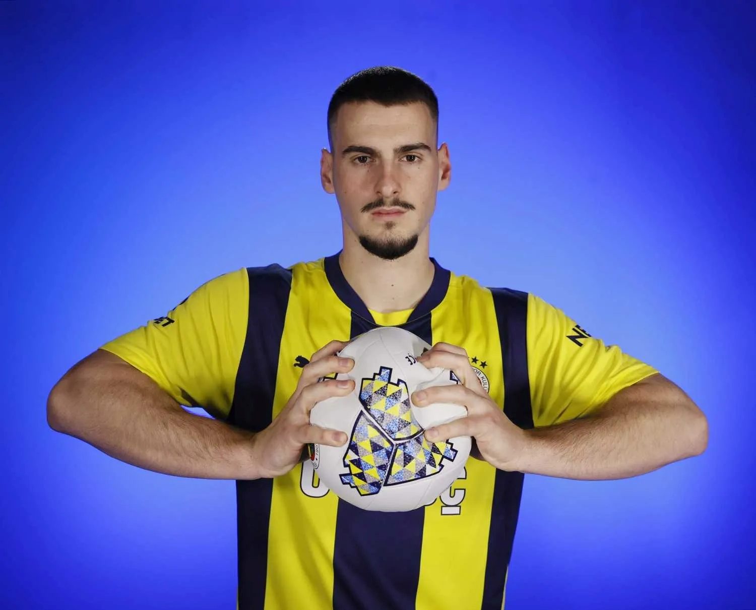 TRANSFER HABERİ: Fenerbahçe'de mecburi ayrılık! Yabancı kontenjanı sebebiyle veda ediyor 8 transfer haberi fenerbahcede mecburi ayrilik yabanci kontenjani sebebiyle veda ediyor 6 k29umEii