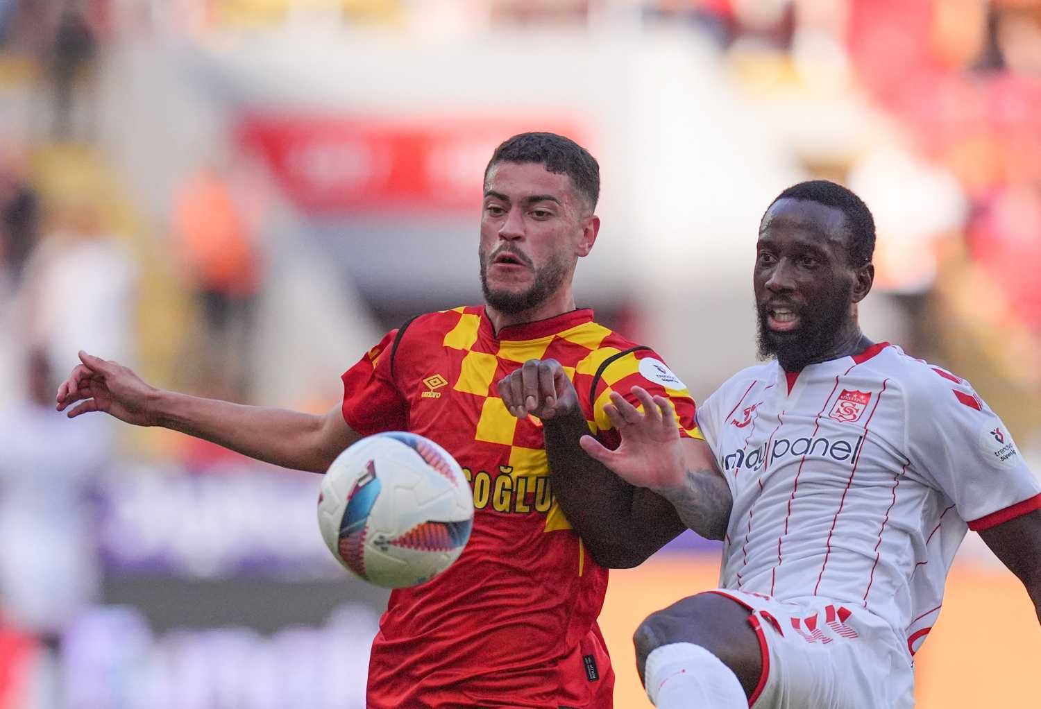 TRANSFER HABERİ: Galatasaray'dan Romulo bombası! İşte bonservis fiyatı 7 transfer haberi galatasaraydan romulo bombasi iste bonservis fiyati 5 q8WXiMB3