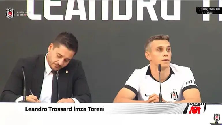 Trossard imza merasimine damga vuran tezahürat... 'Ya Allah bismillah Mohamed Salah' 6 trossard imza merasimine damga vuran tezahurat ya allah bismillah mohamed salah 4
