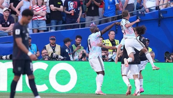 'Trump şimdi kimi arayacaksın' 4-1'in akabinde Belçika basını ABD'ye gönderme yaptı: Şimdi de yüzde 100 vergi getirirler 7 trump simdi kimi arayacaksin 4 1in akabinde belcika basini abdye gonderme yapti simdi de yuzde HgbnKDz4