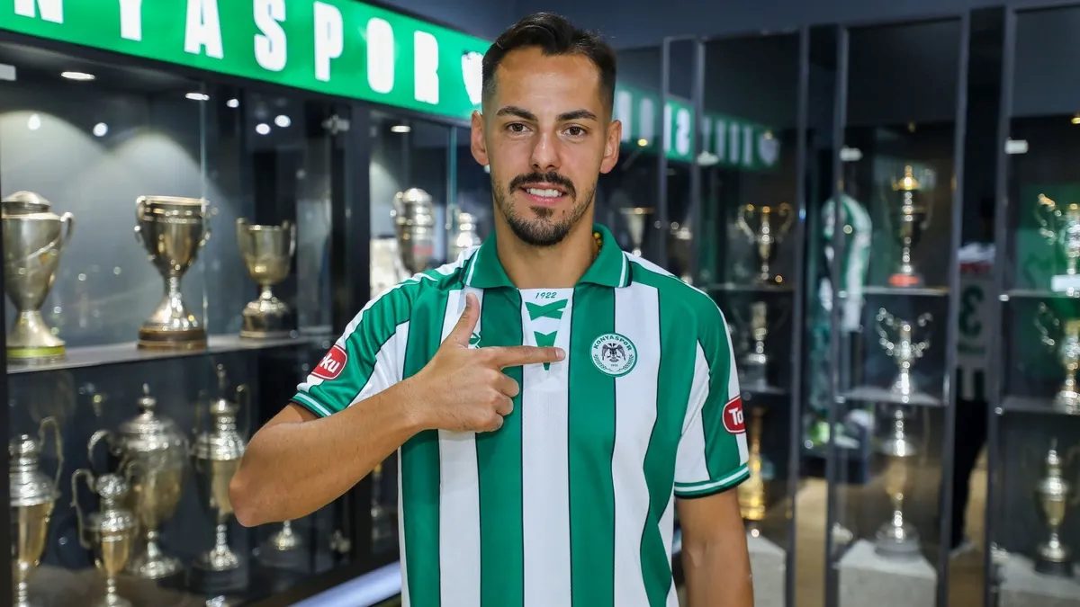 TÜMOSAN Konyaspor, deneyimli sol bek Yasir Subaşı ile yollarını ayırdı 4 tumosan konyaspor deneyimli sol bek yasir subasi ile yollarini ayirdi qkQV568y