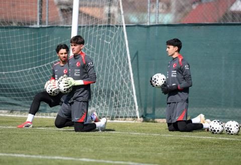 U17 Millî Takımımız, A Ligi 2. Tur Hazırlıklarına Sakarya'da Başladı 25 u17 mill takimimiz a ligi 2 tur hazirliklarina sakaryada basladi 23 YT433Z9P