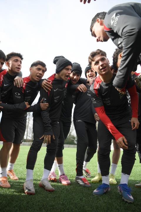 U17 Millî Takımımız, Kuzey İrlanda'da İlk Antrenmanını Gerçekleştirdi 13 u17 mill takimimiz kuzey irlandada ilk antrenmanini gerceklestirdi 11 6UD3bljv