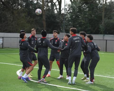 U17 Millî Takımımız, Kuzey İrlanda'da İlk Antrenmanını Gerçekleştirdi 19 u17 mill takimimiz kuzey irlandada ilk antrenmanini gerceklestirdi 17 fKXll4lE