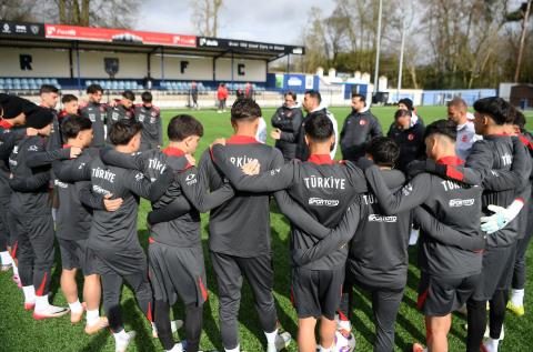 U17 Millî Takımımız, Kuzey İrlanda'da İlk Antrenmanını Gerçekleştirdi 9 u17 mill takimimiz kuzey irlandada ilk antrenmanini gerceklestirdi 7 q87aampu
