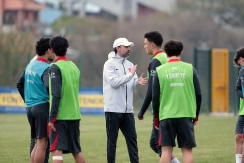 U19 Millî Takımımız, İtalya'da İlk Antrenmanını Gerçekleştirdi 8 u19 mill takimimiz italyada ilk antrenmanini gerceklestirdi 6 iAhpIv83