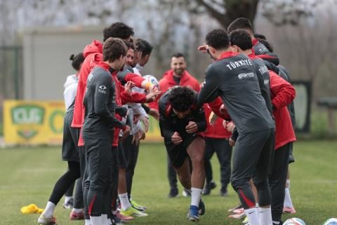 U19 Millî Takımımız, İtalya'da İlk Antrenmanını Gerçekleştirdi 10 u19 mill takimimiz italyada ilk antrenmanini gerceklestirdi 8