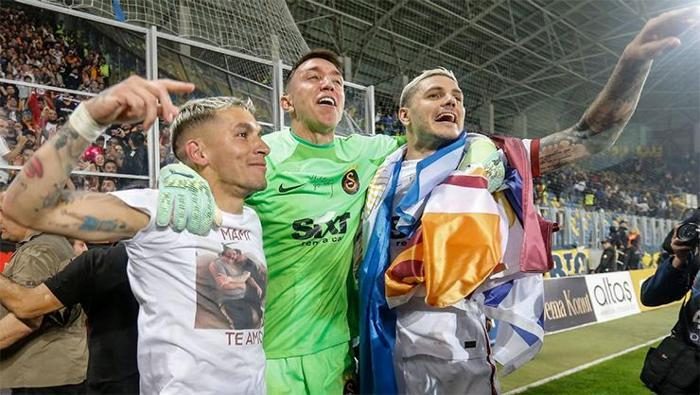 Ve bir çağ kapandı: Muslera'dan emeklilik kararı! Menajeri çıldırdı, Torreira savunmaya geçti 10 ve bir cag kapandi musleradan emeklilik karari menajeri cildirdi torreira savunmaya gecti 8 OQOsIlk6