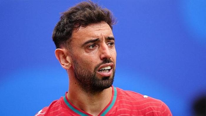 Yapılacak teklif belirli oldu! Galatasaray'dan Bruno Fernandes bombası, Dünya Kupası'ndan geliyor 4 yapilacak teklif belirli oldu galatasaraydan bruno fernandes bombasi dunya kupasindan geliyor 2 8JVNRryE