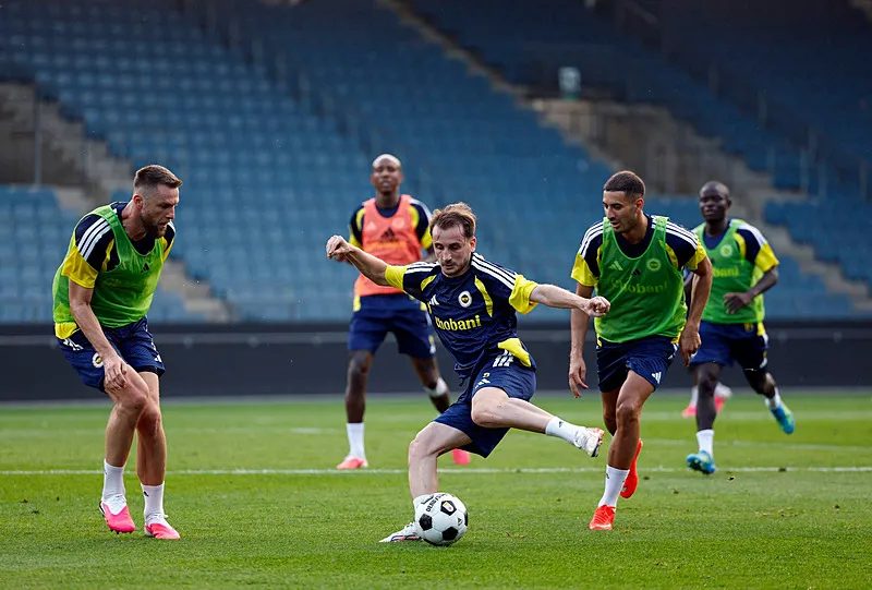 Yıldız isim Fenerbahçe'de son maçına çıkıyor! Transferde sıcak gelişme 2 yildiz isim fenerbahcede son macina cikiyor transferde sicak gelisme 0 j6VwkfTL