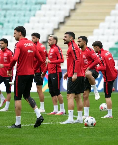A Ulusal Grup, İtalya Maçının Hazırlıklarını Tamamladı 15 a ulusal grup italya macinin hazirliklarini tamamladi 13 VeN1rCRQ