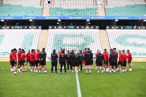 A Ulusal Grup, İtalya Maçının Hazırlıklarını Tamamladı 31 a ulusal grup italya macinin hazirliklarini tamamladi 29 JV9WsOjz