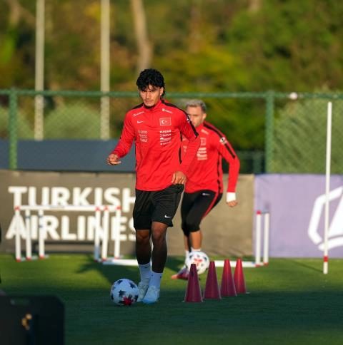 A Ulusal Kadromuz, Fransa Maçının Hazırlıklarına Başladı 19 a ulusal kadromuz fransa macinin hazirliklarina basladi 17 bIHGTREb