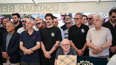 Abdullah Avcı'nın vefat eden annesi son seyahatine uğurlandı 9 abdullah avcinin vefat eden annesi son seyahatine ugurlandi XdCxlIm5