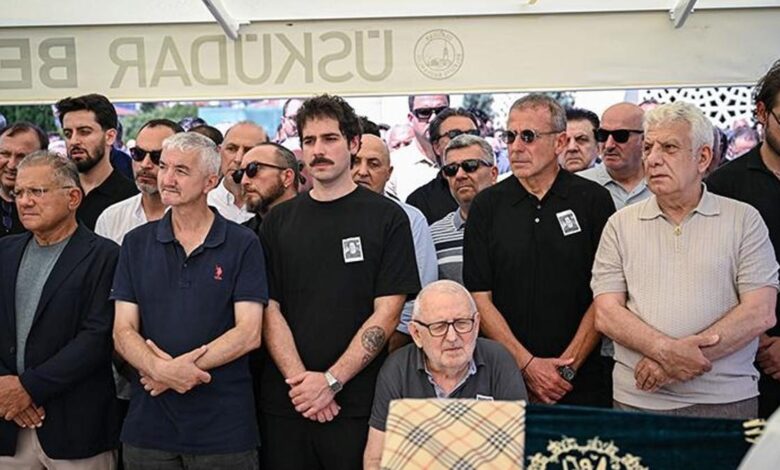 abdullah avcinin vefat eden annesi son seyahatine ugurlandi XdCxlIm5