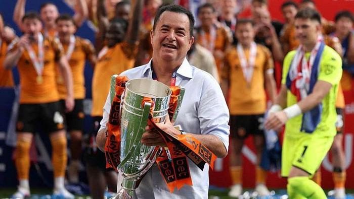 Acun Ilıcalı, Hull City’nin pahasını uçurdu! 60 Milyon Euro’dan 260 Milyon Euro’ya... 2 acun ilicali hull citynin pahasini ucurdu 60 milyon eurodan 260 milyon euroya 0 yNjKeUQp