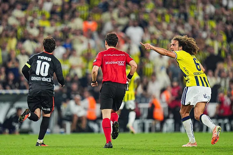 Ahmet Çakar Fenerbahçe-Beşiktaş derbisinin tartışmalı konumlarını kıymetlendirdi 17 ahmet cakar fenerbahce besiktas derbisinin tartismali konumlarini kiymetlendirdi 15 GnYCUKaE