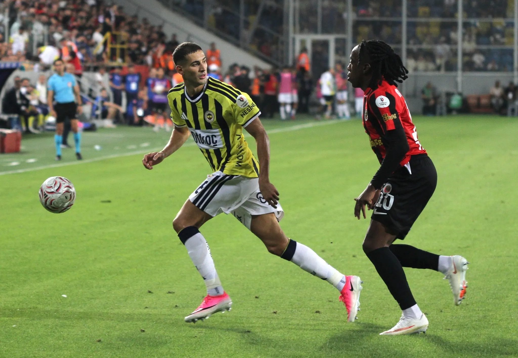 Ahmet Çakar Gençlerbirliği-Fenerbahçe maçındaki penaltı durumunu yorumladı! 10 ahmet cakar genclerbirligi fenerbahce macindaki penalti durumunu yorumladi 8 7ClfsYm5