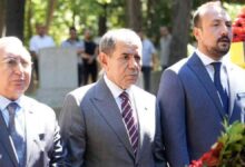 ali sami yen vefatinin 75 yilinda kabri basinda anildi gHyE44SK