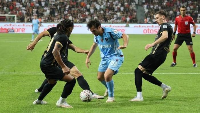 Amed yenilgisi sonrası Trabzonspor'a sert tenkitler: 'Zorlamayla olmuyor' | 'Tablo tesadüf değil' 8 amed yenilgisi sonrasi trabzonspora sert tenkitler zorlamayla olmuyor tablo tesaduf degil 6 DjsdtlRH