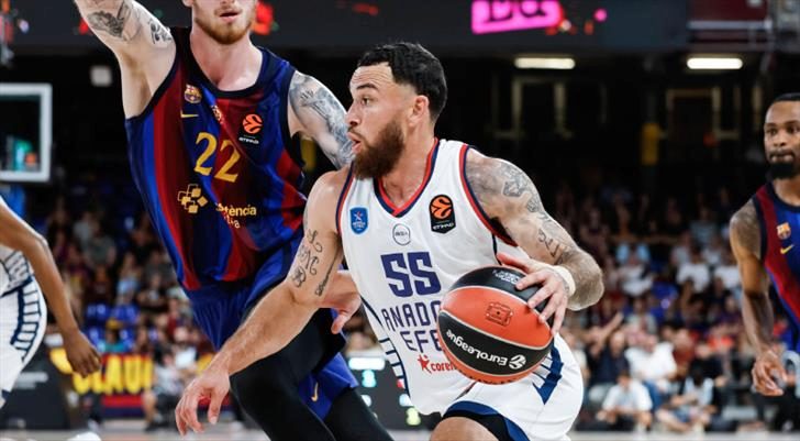 Anadolu Efes, EuroLeague'de Barcelona deplasmanında kaybetti! 1 anadolu efes euroleaguede barcelona deplasmaninda kaybetti GwPXimzV
