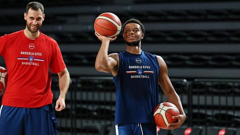 Anadolu Efes topbaşı yaptı! 3 anadolu efes topbasi yapti 1 Ic1s4KjV