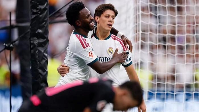Arda Güler'e 4 dakika yetti 'Real Madrid'i uykudan uyandırdı' Arda'nın golün Mourinho'nun yüz tabirine dikkat 3 arda gulere 4 dakika yetti real madridi uykudan uyandirdi ardanin golun mourinhonun yuz tabirine fWUJYEkK