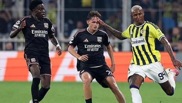 Aziz Yıldırım çıldırdı: Fenerbahçe'de Lyon maçı için dev prim! 2 aziz yildirim cildirdi fenerbahcede lyon maci icin dev prim 0 ZfFqfrXt