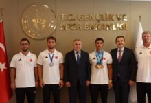 bakan bak milli sporculari agirladi bHjlnOQ4