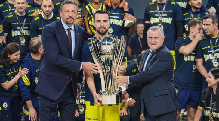Bakan Bak'tan Fenerbahçe Tarfin'e tebrik 1 bakan baktan fenerbahce tarfine tebrik z9JaGfUt