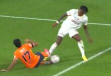 Başakşehir, Galatasaray karşısında 10 kişi kaldı! 20 basaksehir galatasaray karsisinda 10 kisi kaldi wNyBVTpl