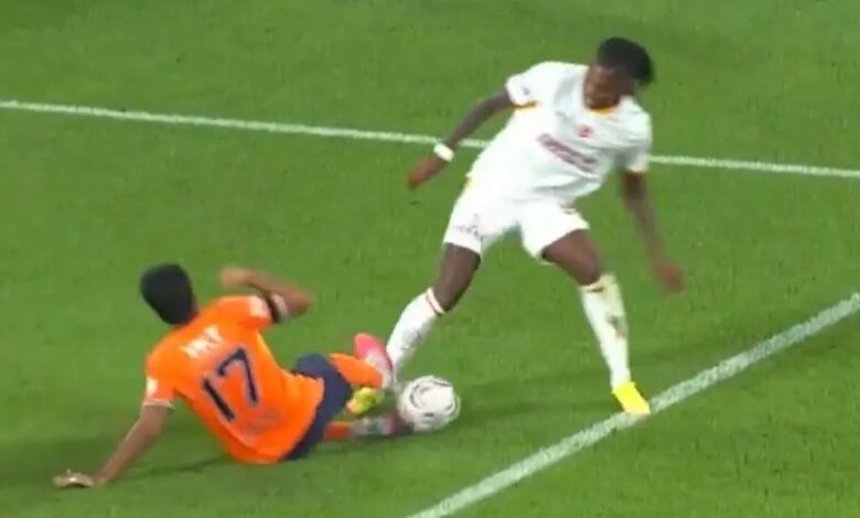 Başakşehir, Galatasaray karşısında 10 kişi kaldı! 1 basaksehir galatasaray karsisinda 10 kisi kaldi wNyBVTpl
