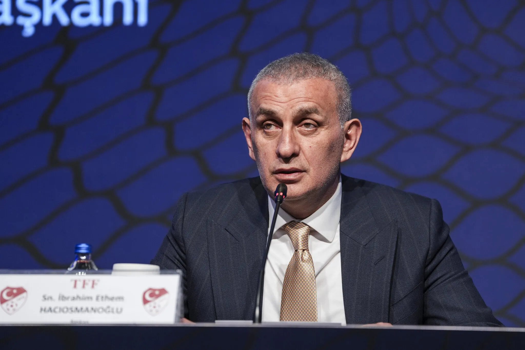 Beşiktaş, Fenerbahçe ve Trabzonspor'dan TFF’ye erteleme başvurusu 5 besiktas fenerbahce ve trabzonspordan tffye erteleme basvurusu 3 uAPKGjnz