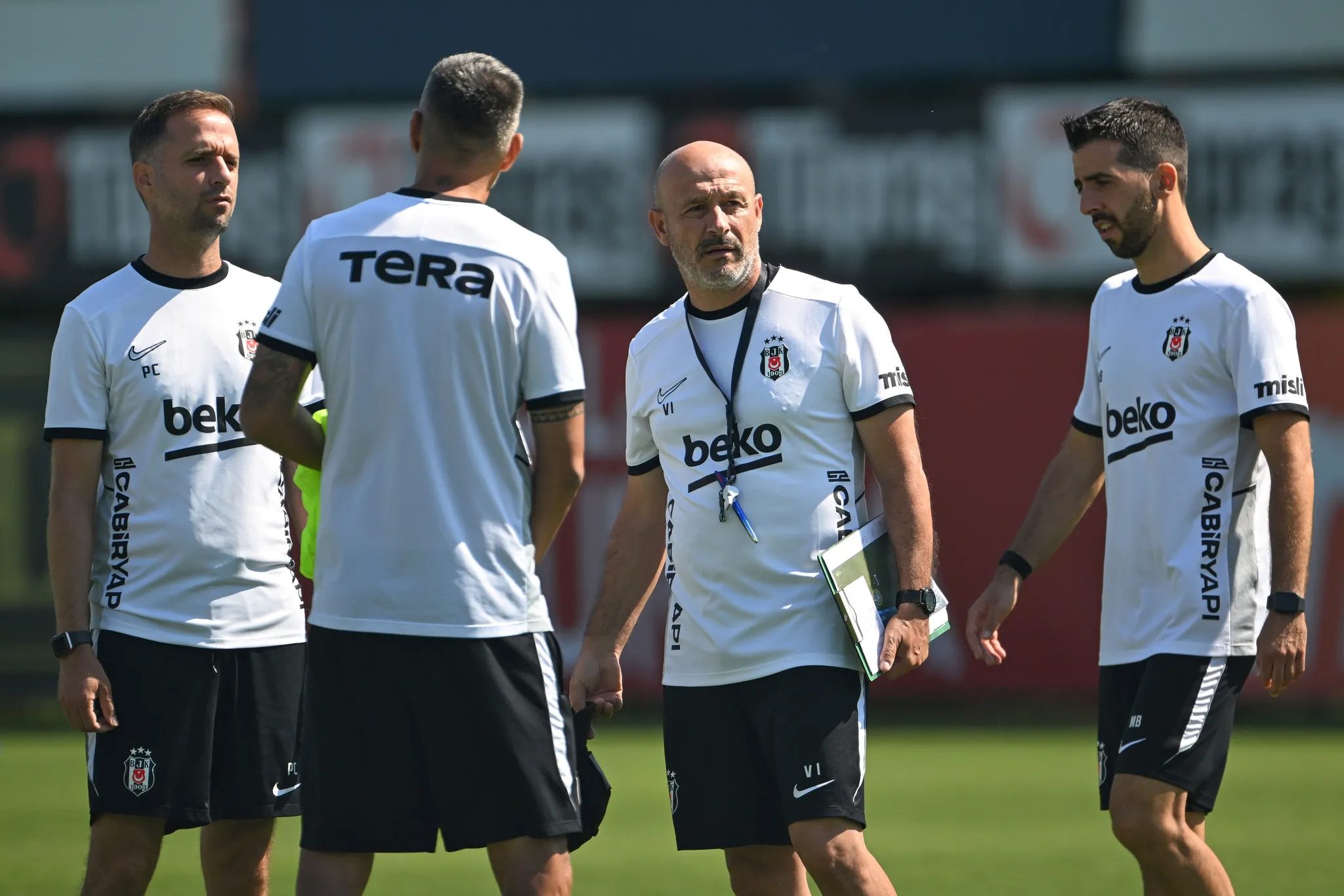 Beşiktaş, Fenerbahçe ve Trabzonspor'dan TFF’ye erteleme başvurusu 8 besiktas fenerbahce ve trabzonspordan tffye erteleme basvurusu 6 rmDm59aJ