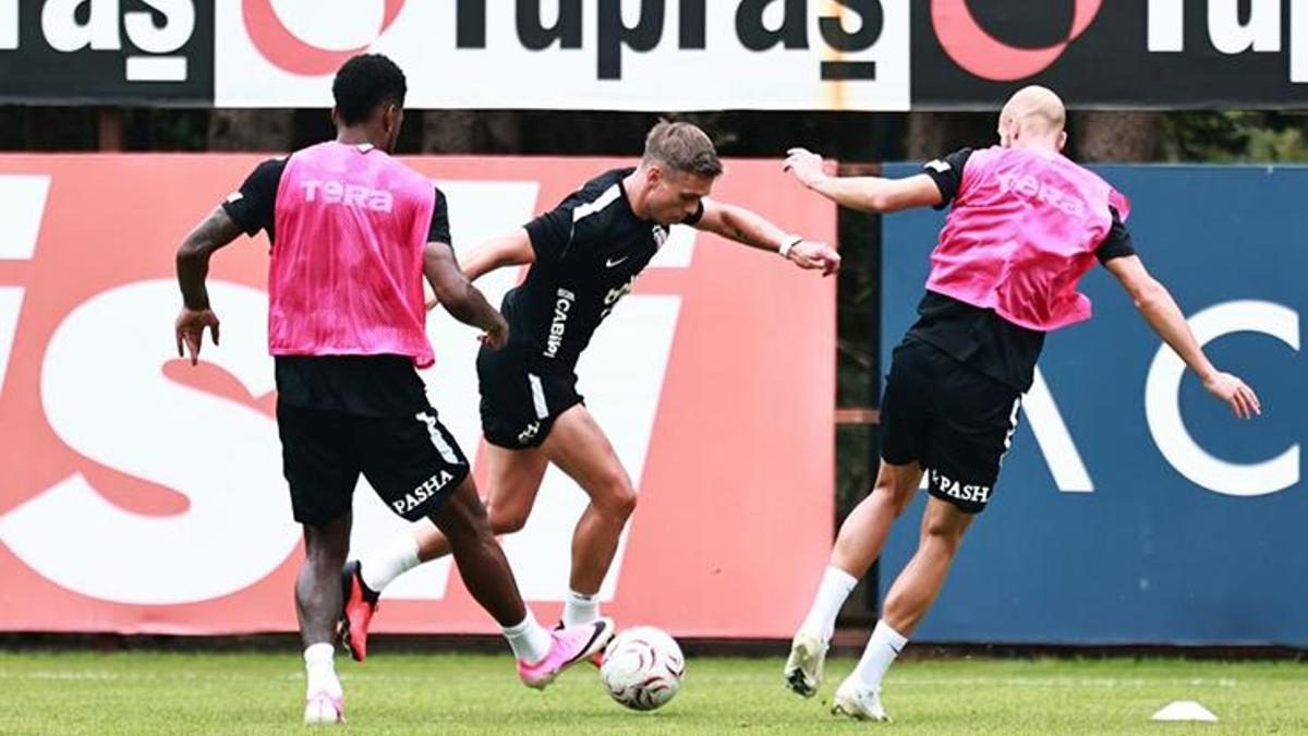 besiktas hradec kralove hazirliklarina basladi