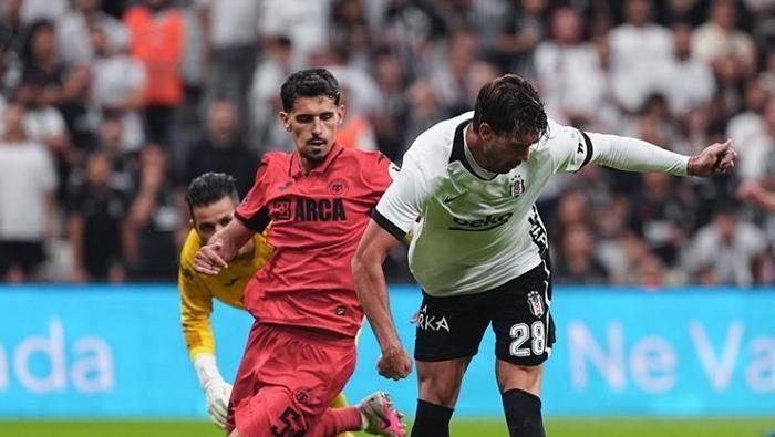 besiktasin corum fk galibiyeti sonrasi ovgu dolu kelamlar derbi ucusu basladi uzak ara