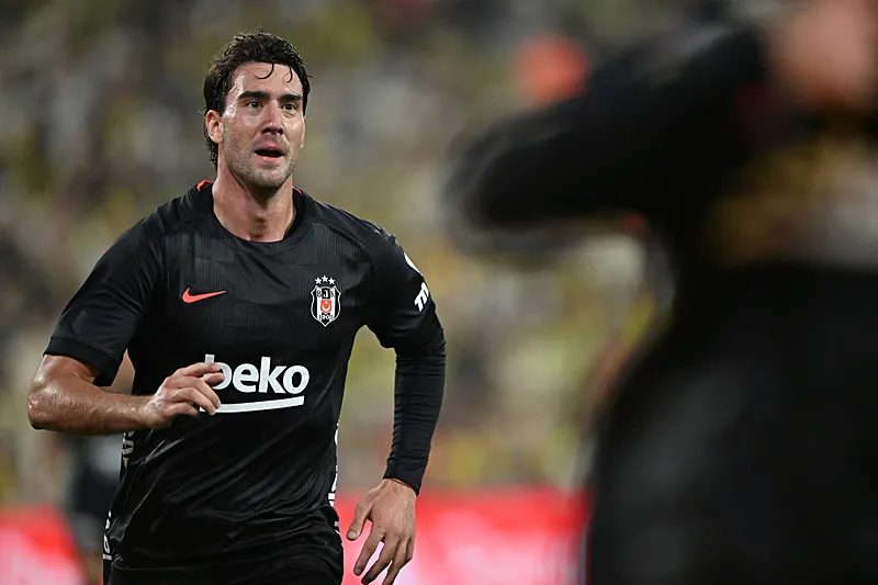 Beşiktaş'ın derbi zaferi dış basında! 'Vlahovic Fenerbahçe Stadyumu'nu susturdu' 8 besiktasin derbi zaferi dis basinda vlahovic fenerbahce stadyumunu susturdu 6 Mkhsewvi