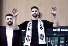 besiktasin yeni transferi umit akdag istanbula geldi iNbRR78N