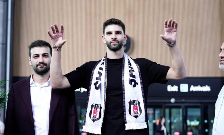 Beşiktaş'ın yeni transferi Ümit Akdağ İstanbul'a geldi! 1 besiktasin yeni transferi umit akdag istanbula geldi iNbRR78N