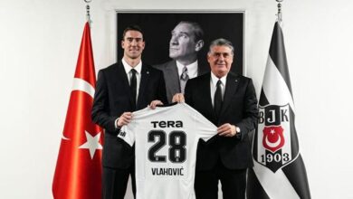Beşiktaş'ın yeni yıldızı Vlahovic'ten alkışlanacak hareket! Gelir gelmez gönülleri fethetti 17 besiktasin yeni yildizi vlahovicten alkislanacak hareket gelir gelmez gonulleri fethetti lLcd9s4G