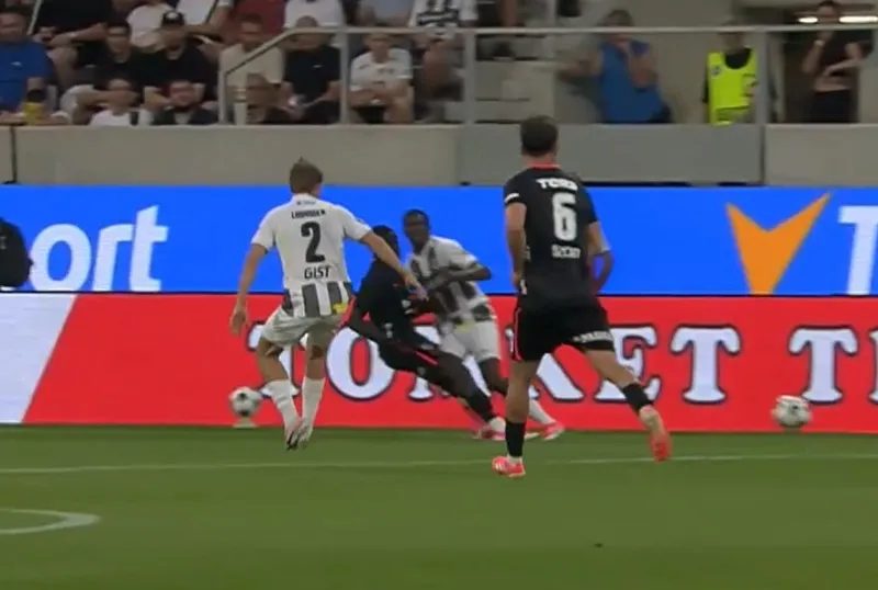 Beşiktaş'ta Ouattara kırmızı kart gördü! 2 besiktasta ouattara kirmizi kart gordu 0 KVRGA5Rw