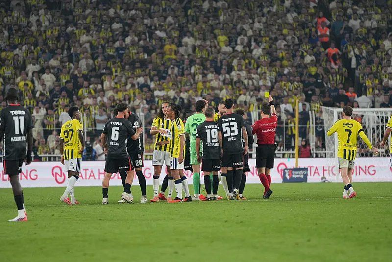 Beşiktaş'ta Vlahovic şoku! Derbide yaptığı hareket sebebiyle... 13 besiktasta vlahovic soku derbide yaptigi hareket sebebiyle 11 G7cKF7sR