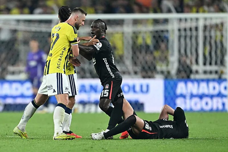 Beşiktaş'ta Vlahovic şoku! Derbide yaptığı hareket sebebiyle... 15 besiktasta vlahovic soku derbide yaptigi hareket sebebiyle 13 Dai5fErm