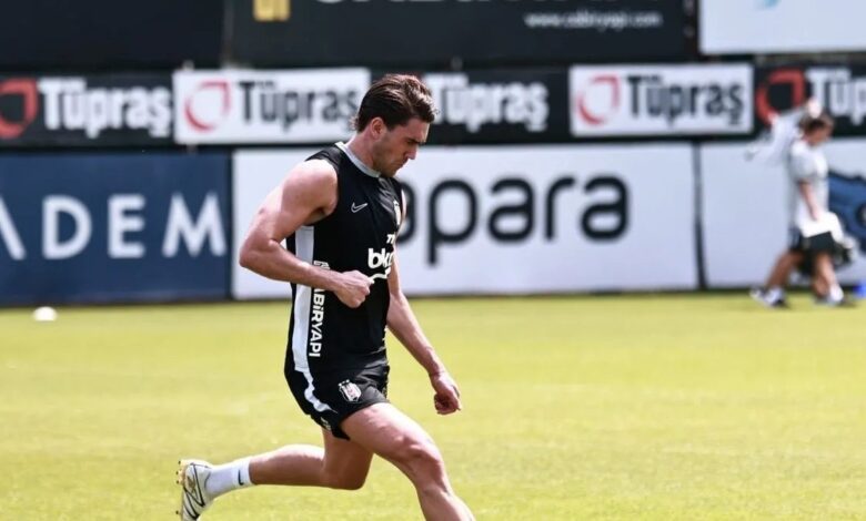 Beşiktaş'ta yeni transfer Dusan Vlahovic, birinci idmanına çıktı 1 besiktasta yeni transfer dusan vlahovic birinci idmanina cikti NuhdE3JY