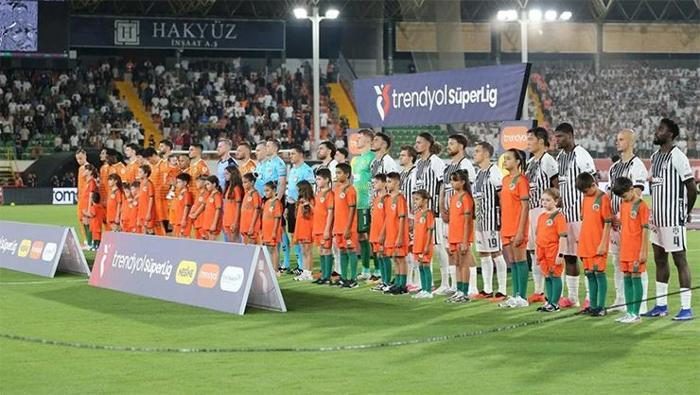 bir cesit sokak kavgasi alanyaspor besiktas macina damga vuran durum net var ne kirmizi kart kLpRF3DL