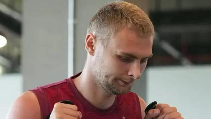 Bir devir değer biçilemiyordu şimdi Buruk'un sabrı yok! Kriz patlak verdi 'Bonservisimi verin gideyim' 8 bir devir deger bicilemiyordu simdi burukun sabri yok kriz patlak verdi bonservisimi verin gideyim 8cmFzMuy