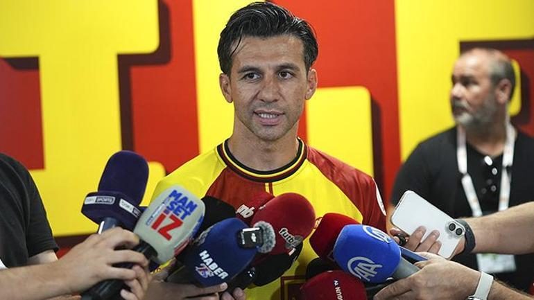 'Bugün buraya kalbimi gömdüm!' İsmail Köybaşı jübileyle veda etti 2 bugun buraya kalbimi gomdum ismail koybasi jubileyle veda etti 0 VddHOyBq